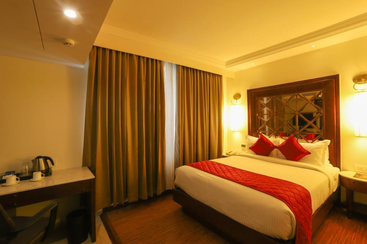 The Saibaba Hotel Chennai Exterior photo