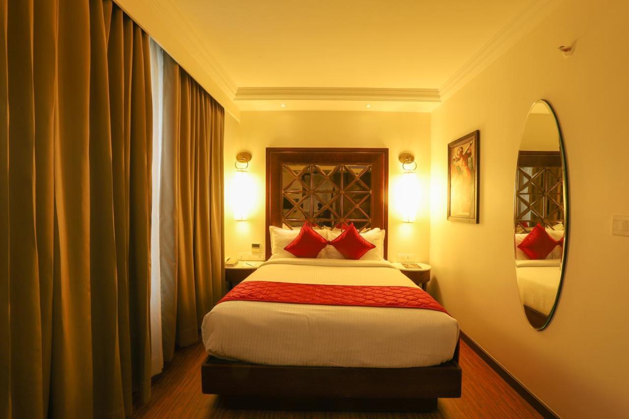The Saibaba Hotel Chennai Exterior photo
