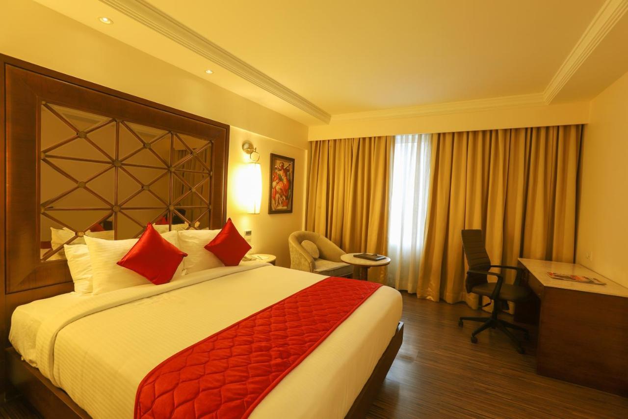The Saibaba Hotel Chennai Exterior photo