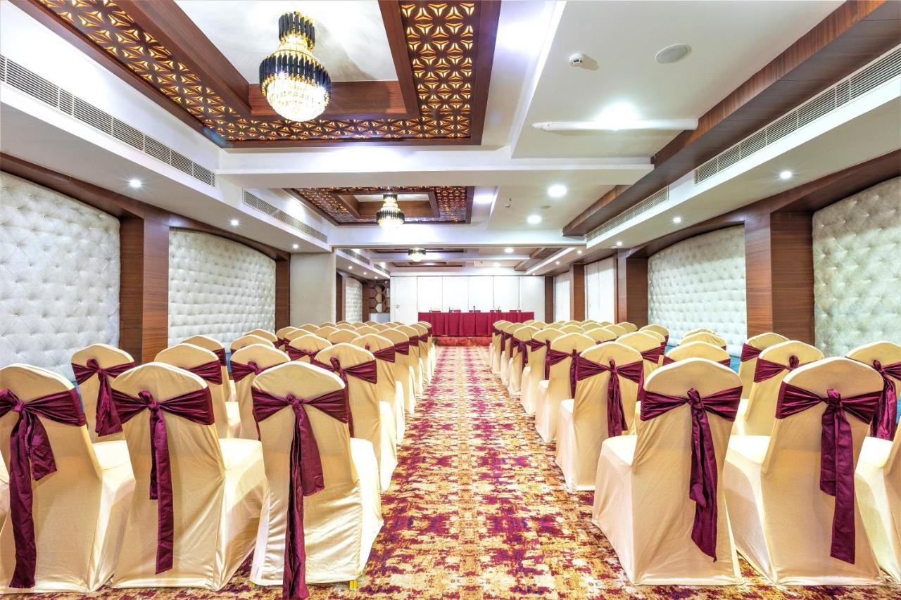 The Saibaba Hotel Chennai Exterior photo