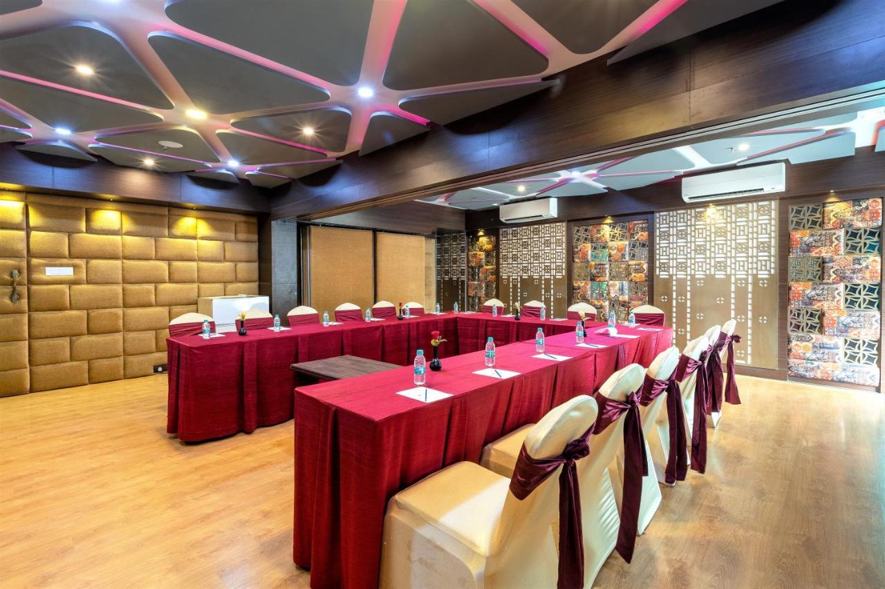 The Saibaba Hotel Chennai Exterior photo
