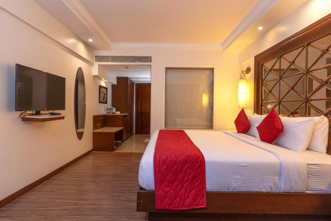The Saibaba Hotel Chennai Exterior photo